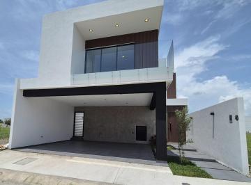 Casa · 211m² · 4 Recámaras · 2 Estacionamientos · Riviera Veracruzana, Casa en Venta con 4 Recamaras Excelentes Acabados.