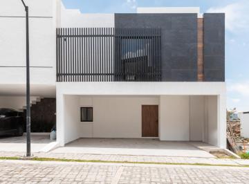 Casa · 243m² · 3 Recámaras · 2 Estacionamientos · Casa en Venta en Parque México, Lomas de Angelópolis III