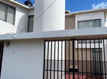 Casa de 4 habitaciones, Naucalpan de Juárez · Pastores Casa en Esquina Remodelada