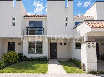 Departamento · 157m² · 3 Recámaras · 2 Estacionamientos · Casa en Venta en San Gerardo