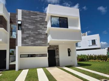 Casa en condominio · 133m² · 3 Recámaras · 2 Estacionamientos · Casa en Cancún (Av Huayacán) de 3 Recámaras - Amenidades Premium