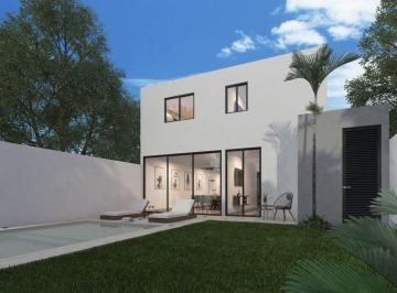 Casa de 4 habitaciones, Mérida · Casa con Alberca y Jardín Privados, Dos Plantas, en Venta, Temozón Norte, Mérida