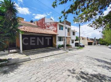 Casa · 162m² · 3 Recámaras · 2 Estacionamientos · Casa en Venta en Fraccionamiento Lomas del Marmol, Puebla