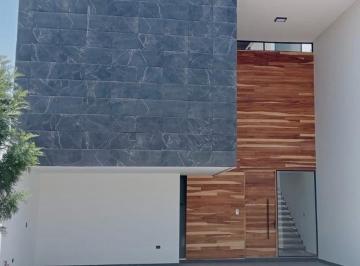 Casa · 280m² · 4 Recámaras · 3 Estacionamientos · Casa - Fraccionamiento Lomas de Angelópolis