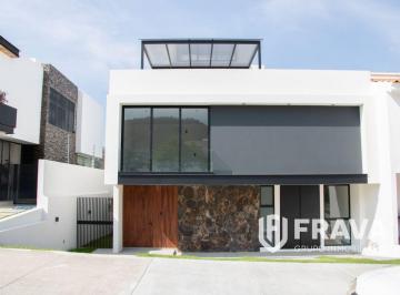 Casa de 3 habitaciones, Zapopan · Casa en Venta en Fraccionamiento Los Robles