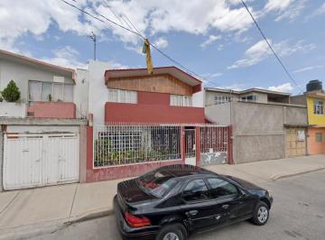Casa de 4 habitaciones, Nezahualcóyotl · Casa en Venta en Calle Tacuba Vicente Villada Nezahualcóyotl