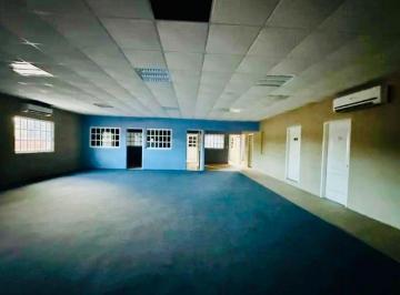fe9c6cbd80d0cf95502134ed3e502694d10cf99db06deffd70e363c70f078a59 · Oficinas de 300 m² con 260 m² de Patio de Trabajo