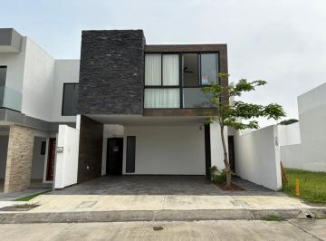 Casa · 171m² · 3 Recámaras · 2 Estacionamientos · Casa con Jardín en Venta en Lomas del Dorado