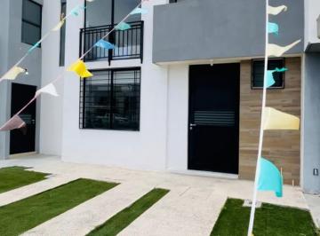 Fachada. · Casa en Arcano Residencial