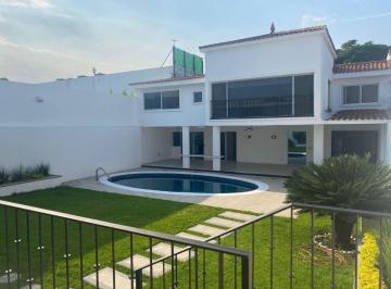 Casa de 5 habitaciones, Cuernavaca · Renta Casa en Fraccionamiento en Vistahermosa