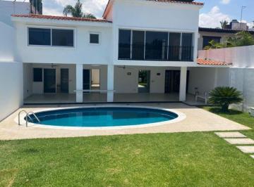 Casa de 5 habitaciones, Cuernavaca · Renta Casa en Fraccionamiento en Vistahermosa
