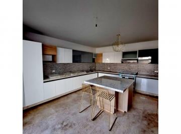 Casa de 4 habitaciones, Jiutepec · Casa con Alberca Privada, Jacuzzi, Excelentes Acabados