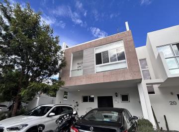 Casa · 141m² · 4 Recámaras · 2 Estacionamientos · Casa en Fraccionamiento Paseo San Junípero