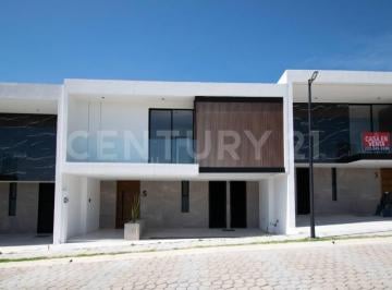 Casa · 320m² · 3 Recámaras · 2 Estacionamientos · Venta de Casa en Puebla en Parque Sinaloa Etapa I, Lomas de Angelópolis.
