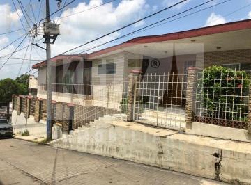 Casa · 580m² · 5 Recámaras · 5 Estacionamientos · Casa en Venta, Zona Centro Tempoal, Ver.