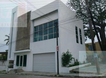 Edificio · 275m² · 2 Estacionamientos · Edificio Comercial - Tamaulipas
