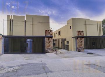 Casa · 240m² · 3 Recámaras · 2 Estacionamientos · Casa en Unidad Nacional