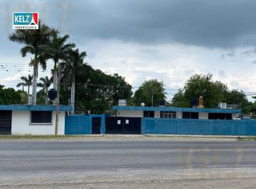Local comercial · 1200m² · 8 Estacionamientos · Local en Manuel Avila Camacho