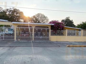 Casa · 309m² · 5 Recámaras · 3 Estacionamientos · Casa en Unidad Nacional