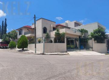 Casa · 301m² · 3 Recámaras · 2 Estacionamientos · Casa en Fraccionamiento Tancol 33