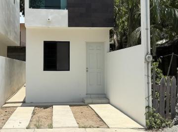 Casa · 102m² · 2 Recámaras · Casa en Revolución Verde