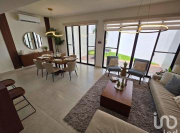 Casa · 166m² · 3 Recámaras · 2 Estacionamientos · Casa Nueva en Venta en Cancún, 3 Recámaras, Sobre Av Huayacán, con Amenidades Exclusivas