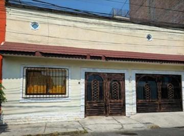 Casa · 232m² · 4 Recámaras · 1 Estacionamiento · Casa en Venta en Guadalupe Victoria II