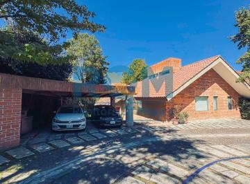 Casa en condominio de 3 habitaciones, Cuajimalpa de Morelos · Casa en Venta en Cuajimalpa 472.50 m² de Sup. 356 m² de Construccion, 3 Rec 3 Baños 3 Estacionamientos