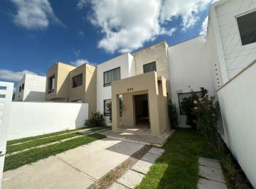 Casa de 3 habitaciones, Querétaro · Casa Amplia en Renta en Calle Abierta. Fracc. Cumbres del Lago Juriquilla, Queretaro