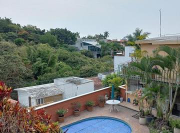 Casa · 318m² · 3 Estacionamientos · Casa en Venta en Cuernavaca, Club de Golf