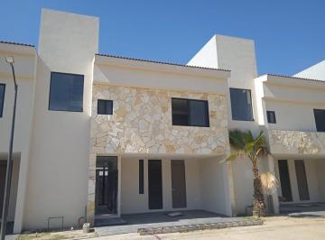 Casa · 194m² · 3 Recámaras · 2 Estacionamientos · Casa en Venta en San Pedro Cholula