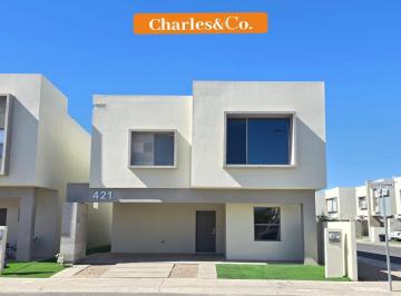 Casa · 3 Recámaras · 2 Estacionamientos · Casa en Renta en Corsica Residencial – Calle Novena