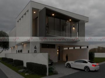 Casa · 471m² · 4 Recámaras · 3 Estacionamientos · Casa en Venta en Los Olivos Residencial