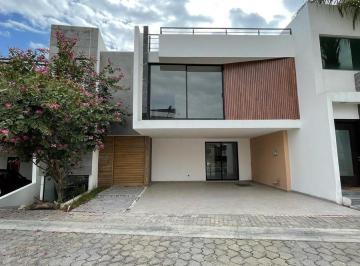 Casa · 178m² · 5 Recámaras · 2 Estacionamientos · Casa en Venta Lomas de Angelópolis, Cluster Sao Paulo 6,500,000