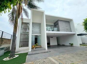 Casa · 340m² · 3 Recámaras · 2 Estacionamientos · Casa en Venta Lomas de Angeloplis I Puebla Cluster 444 $11,300,000