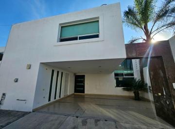 Casa · 165m² · 3 Recámaras · 2 Estacionamientos · Casa en Venta Cerca Uvm Morillotla $4,250,000 en Privada con Acceso Controlado
