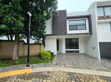 Casa · 160m² · 4 Recámaras · 2 Estacionamientos · Casa en Venta Lomas de Angelópolis, Parque Santo Domingo 5,350,000