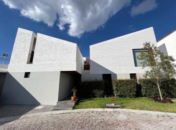 Casa de 3 habitaciones, Querétaro · Casa en Venta con Recámara en Pb en Privada en Juriquilla