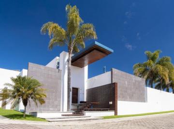 Casa de 3 habitaciones, Puebla · Espectacular Casa en Venta con Amplio Jardín en Bosques de Angelópolis