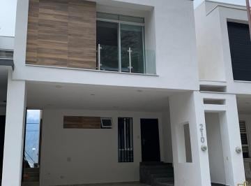 Casa de 3 habitaciones, Santa Catarina · Casa en Renta, Privada Montejo, Santa Catarina Nl