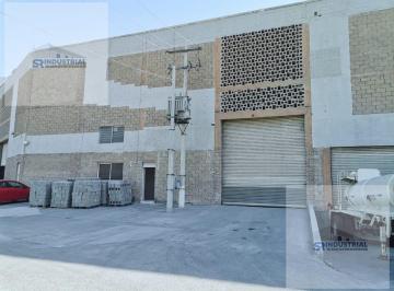 Bodega comercial · 1500m² · 4 Estacionamientos · Bodega en Renta en Santa Catarina