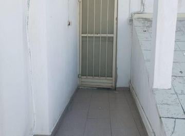 Casa de 4 habitaciones, Monterrey · Casa en La Florida con Excelente Para Inversion y 4 Recámaras en Venta en con Departamento