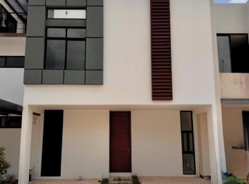 Casa en condominio · 200m² · 3 Recámaras · 2 Estacionamientos · PH - Arbolada