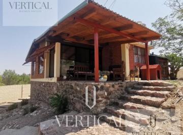 Casa · 238m² · 3 Recámaras · 5 Estacionamientos · Casa en Campestre del Bosque