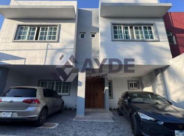 Casa de 5 habitaciones, Zapopan · Casa en Venta en San Gabriel Arcángel 70