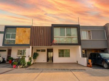 Casa en condominio de 4 habitaciones, Tlajomulco de Zúñiga · Casa en Venta en del Pilar Residencial, Tlajomulco de Zúñiga, con 4 Rec y Alberca
