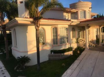Casa de 4 habitaciones, Querétaro · Casa en Renta con Jardin y Alberca Loma Dorada Queretaro
