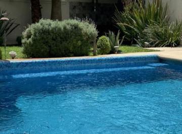 Casa · 525m² · 4 Recámaras · Casa en El Club Campestre