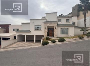 Casa · 473m² · 3 Recámaras · 3 Estacionamientos · Casa en Venta en Rincon de Las Lomas
