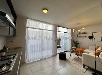 Casa de 3 habitaciones, Corregidora · Los Ángeles Corregidora. Venta - Casa con Estudio, 3 Recámaras, Sala de Tv